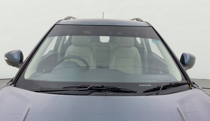 2021 Mahindra XUV300 W8 (O) 1.2 PETROL AMT, CNG, Automatic, 42,659 km, Front Windshield