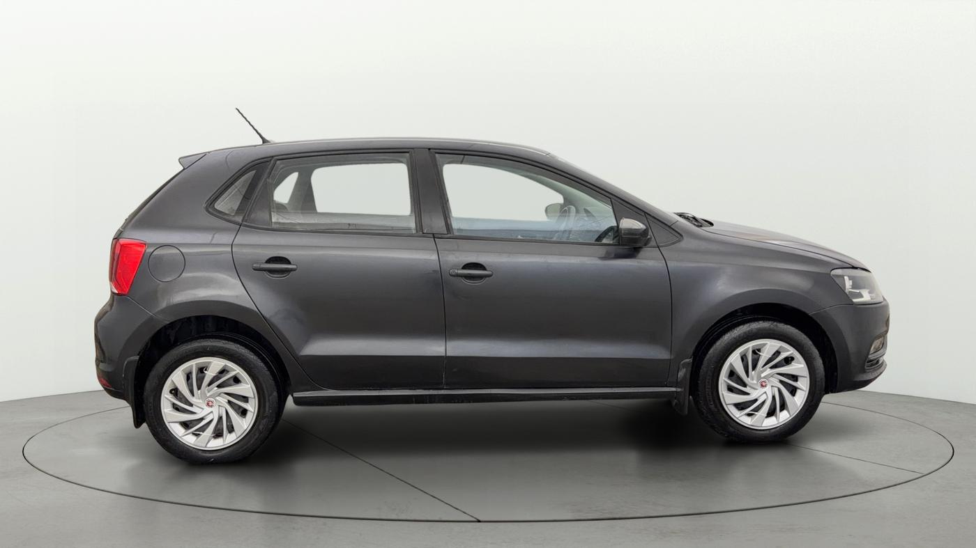 2016 Volkswagen Polo COMFORTLINE 1.2L, Petrol, Manual, 68,818 km, Right Side View