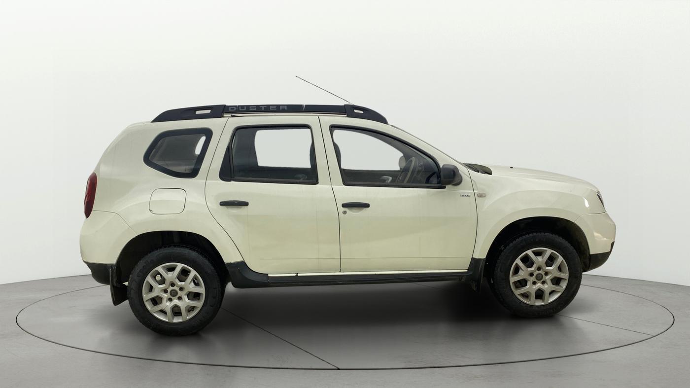 2016 Renault Duster RXE PETROL, Petrol, Manual, 25,165 km, Right Side View