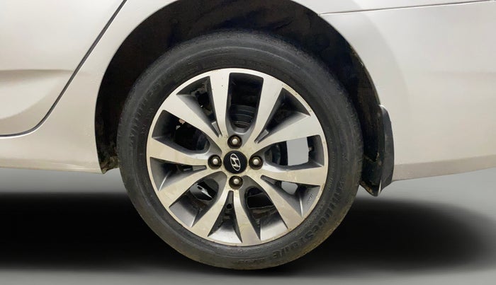 2015 Hyundai Verna FLUIDIC 4S 1.6 VTVT S(O), Petrol, Manual, 59,569 km, Left Rear Wheel