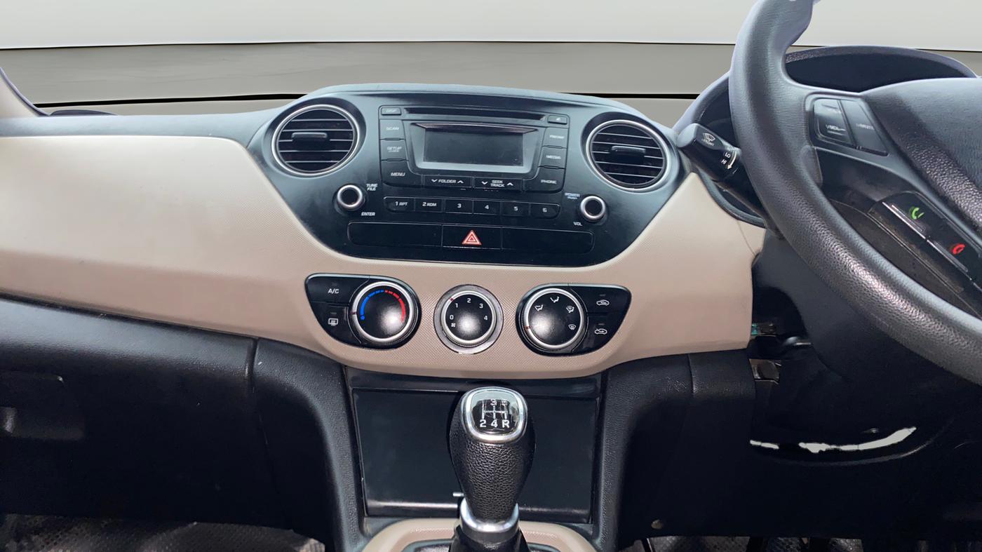 2015 Hyundai Xcent S 1.2, Petrol, Manual, 1,00,913 km, Air Conditioner