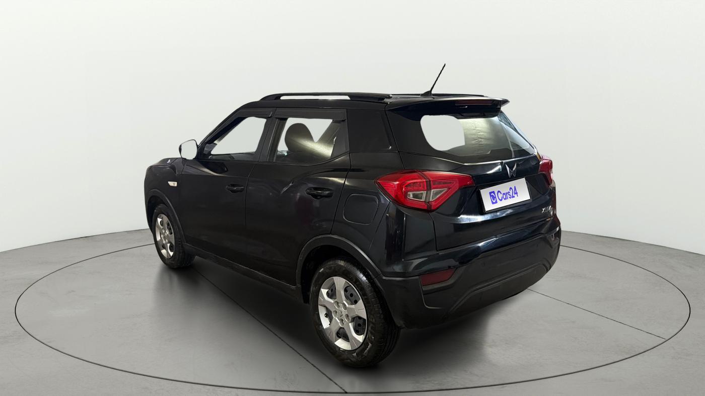 2023 Mahindra XUV300 W6 1.2 PETROL, CNG, Manual, 67,998 km, Left Back Diagonal