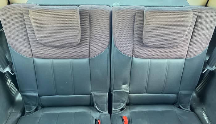 2013 Mahindra XUV500 W6, Diesel, Manual, 1,26,648 km, Third Seat Row ( optional )