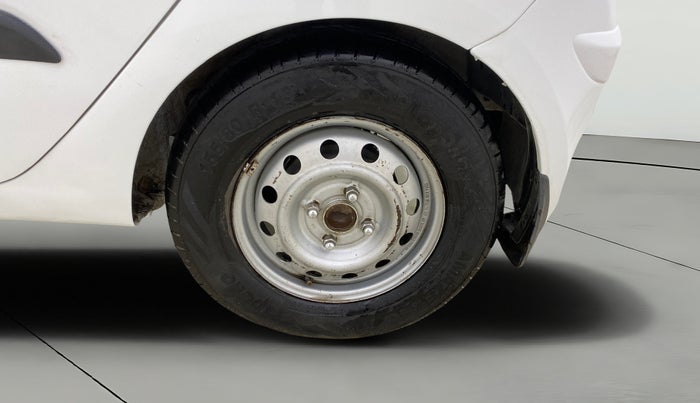 2016 Hyundai i10 MAGNA 1.1, CNG, Manual, 1,31,580 km, Left Rear Wheel