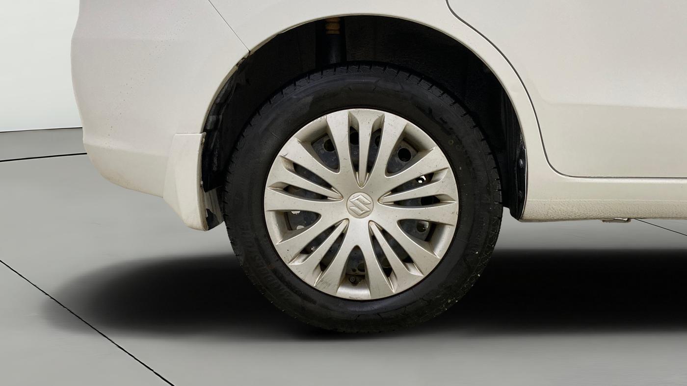 2015 Maruti Ertiga VXI CNG, CNG, Manual, 1,26,693 km, Right Rear Wheel