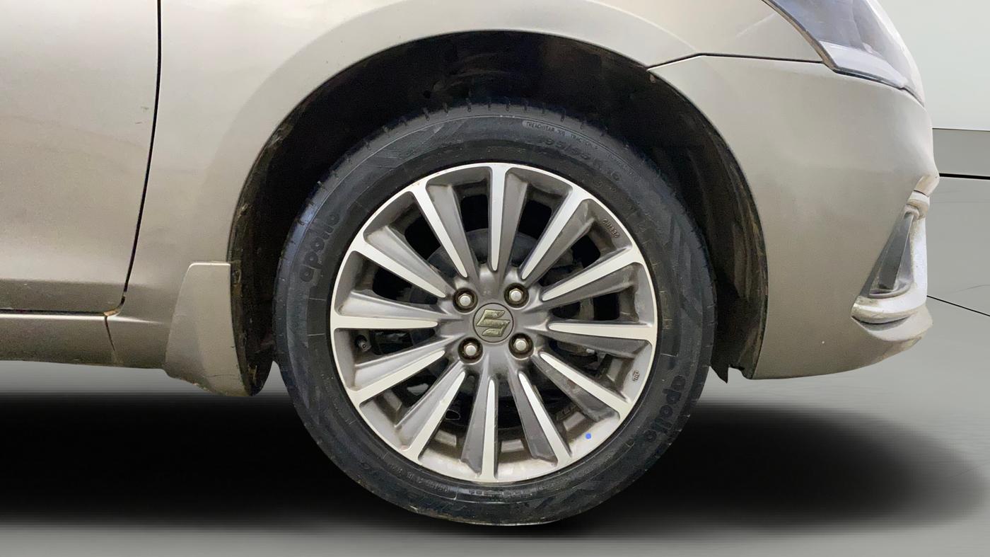 2019 Maruti Ciaz ALPHA 1.5 SHVS PETROL, Petrol, Manual, 25,647 km, Right Front Wheel