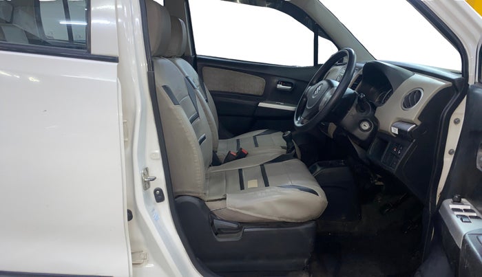 2015 Maruti Wagon R 1.0 VXI, Petrol, Manual, 44,398 km, Right Side Front Door Cabin