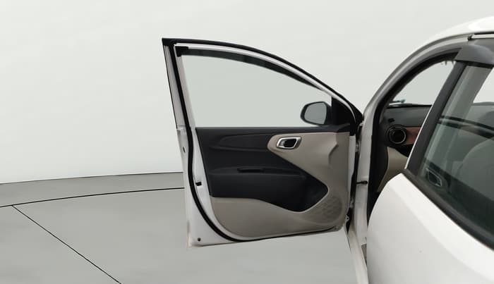 2023 Hyundai AURA SX 1.2 CNG, CNG, Manual, 56,202 km, LHS Front Door