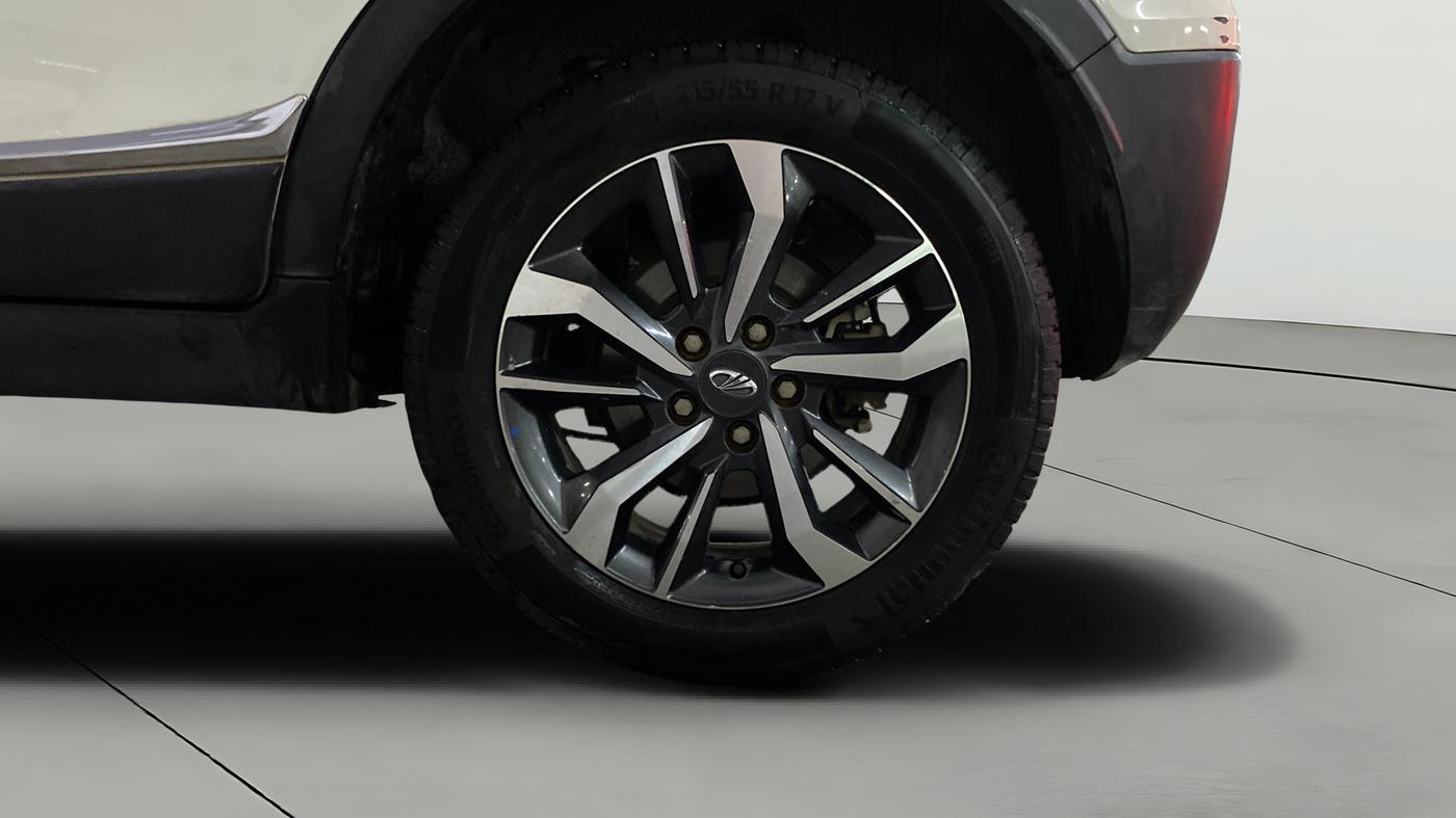 2022 Mahindra XUV300 W8 (O) 1.2 PETROL, Petrol, Manual, 61,570 km, Left Rear Wheel