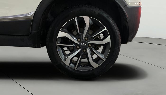 2022 Mahindra XUV300 W8 (O) 1.2 PETROL, Petrol, Manual, 61,570 km, Left Rear Wheel