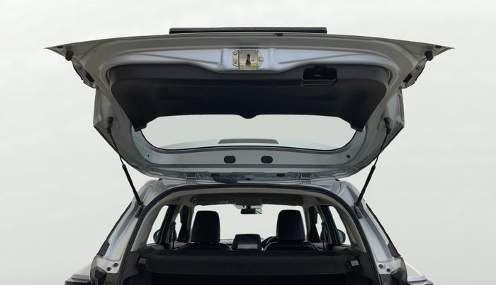 2022 Maruti BREZZA LXI SMART HYBRID, Petrol, Manual, 30,483 km, Boot Door Open