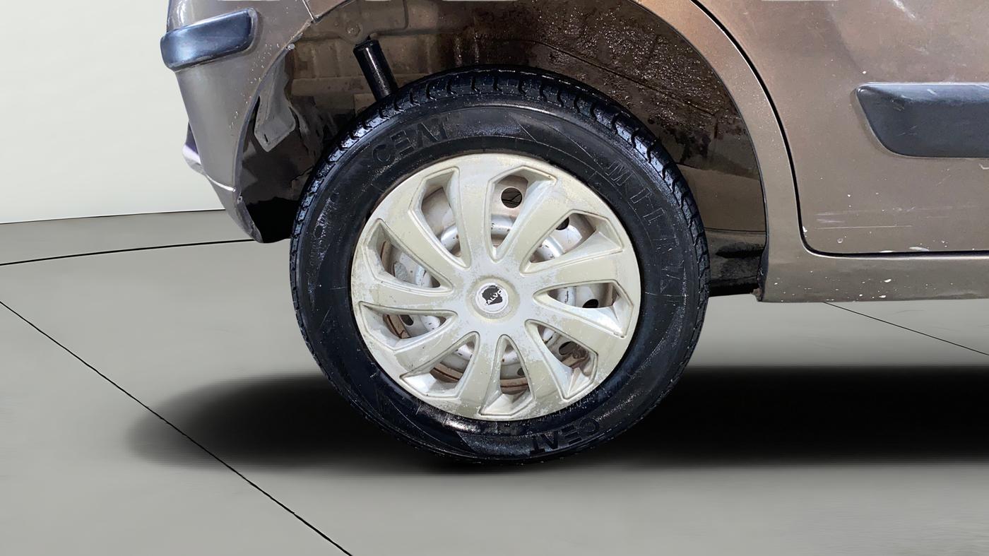 2013 Maruti Wagon R 1.0 LXI, Petrol, Manual, 35,260 km, Right Rear Wheel