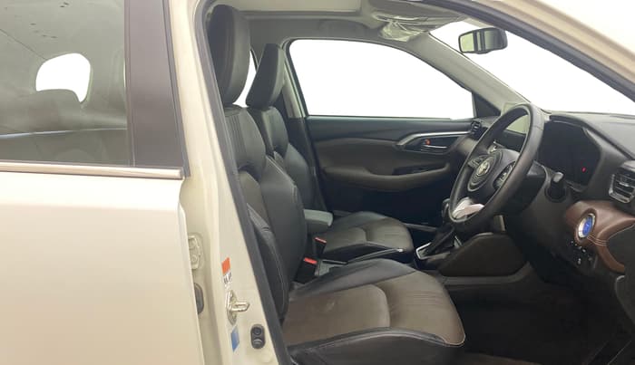 2022 Toyota URBAN CRUISER HYRYDER V HYBRID, Hybrid, Automatic, 62,556 km, Right Side Front Door Cabin
