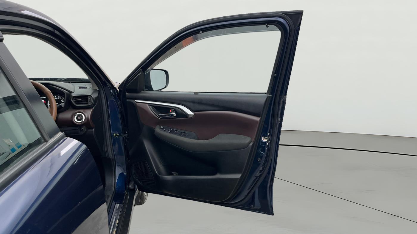 2024 Maruti Grand Vitara SIGMA SMART HYBRID, Petrol, Manual, 17,861 km, RHS Front Door