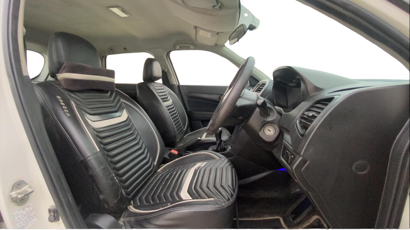 2018 Maruti Vitara Brezza VDI, Diesel, Manual, 1,10,839 km, Right Side Front Door Cabin