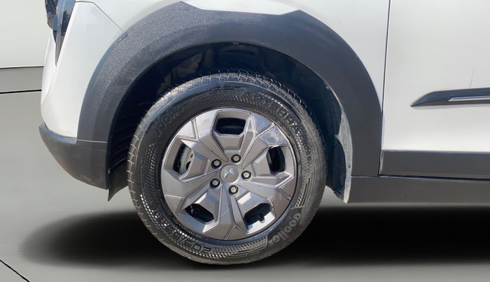 2024 Mahindra XUV 3XO MX3 Pro 1.2 L TCMPFi, Petrol, Manual, 15,478 km, Left Front Wheel