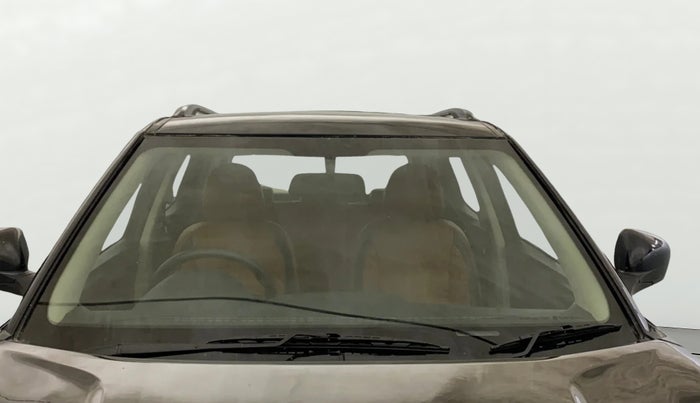 2021 Mahindra XUV300 W6 1.2 PETROL, Petrol, Manual, 31,263 km, Front Windshield