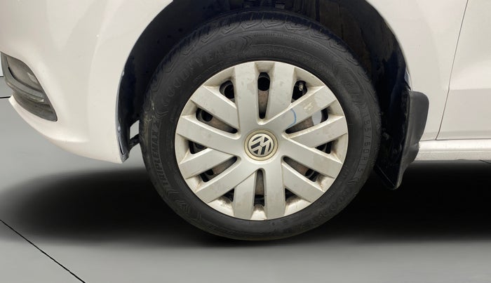 2015 Volkswagen Polo COMFORTLINE 1.2L, Petrol, Manual, 71,767 km, Left Front Wheel