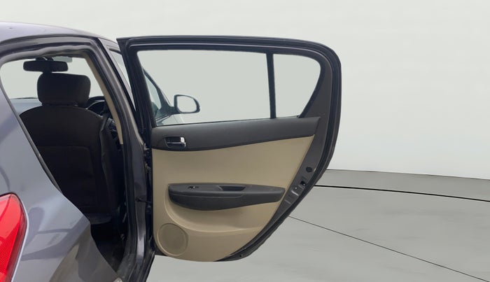 2014 Hyundai i20 SPORTZ 1.2, Petrol, Manual, 1,27,126 km, RHS Rear Door