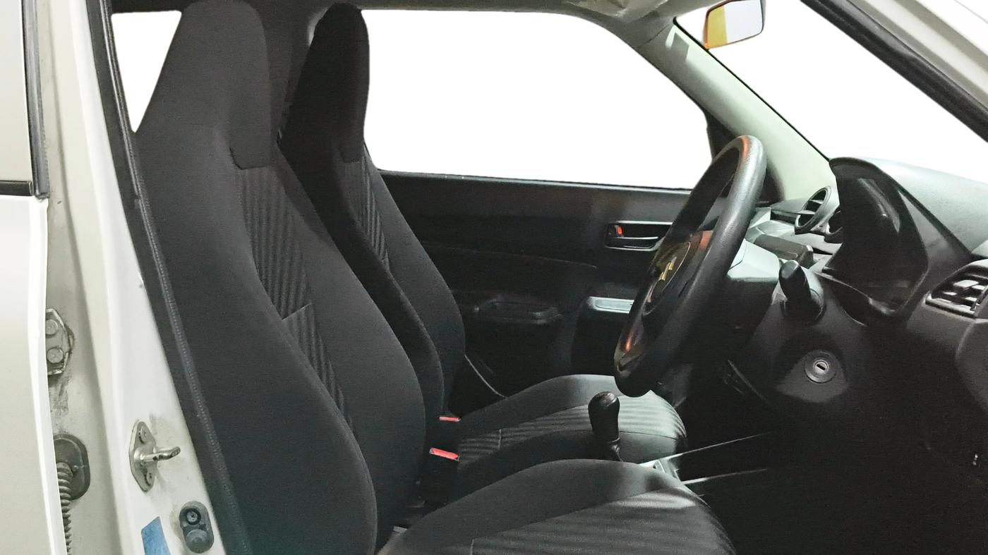 2023 Maruti Swift LXI, Petrol, Manual, 42,803 km, Right Side Front Door Cabin