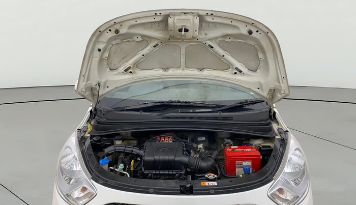 2016 Hyundai i10 SPORTZ 1.1, CNG, Manual, 1,13,611 km, Open Bonet