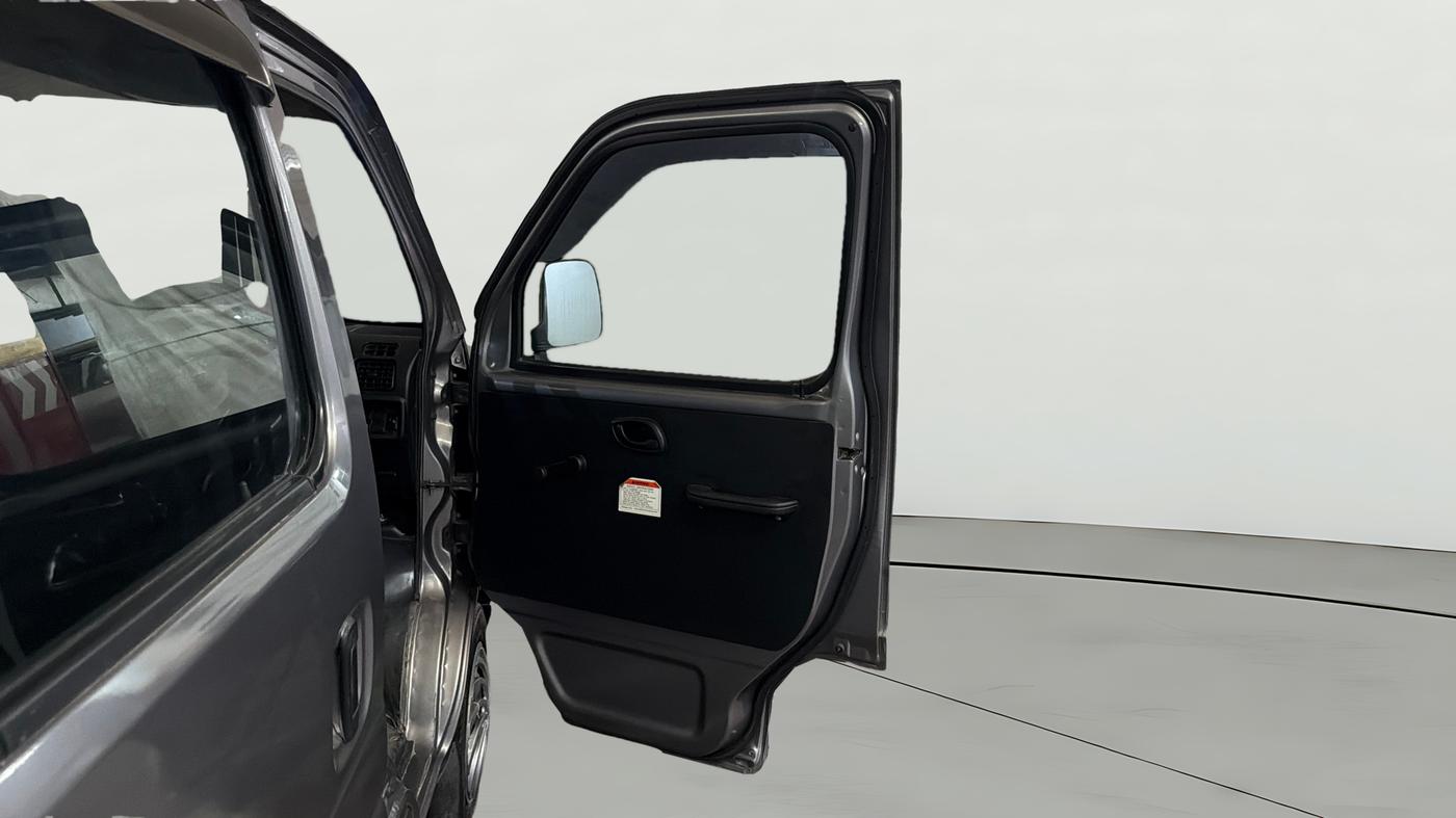 2023 Maruti Eeco 5 STR AC CNG, CNG, Manual, 62,174 km, RHS Front Door