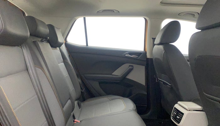 2022 Skoda KUSHAQ STYLE 1.5L TSI MT, Petrol, Manual, 37,396 km, Right Side Rear Door Cabin