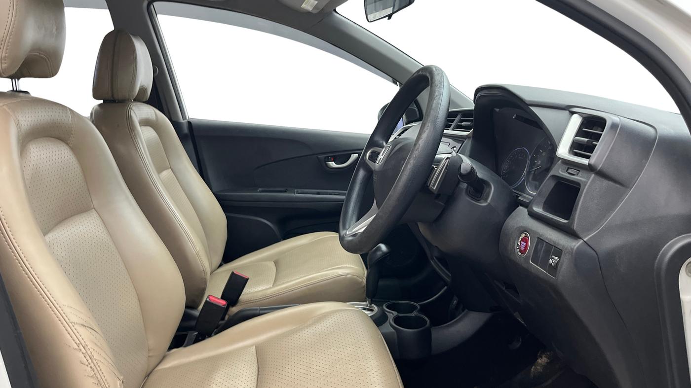 2016 Honda BR-V 1.5L I-VTEC V CVT, Petrol, Automatic, 1,00,202 km, Right Side Front Door Cabin