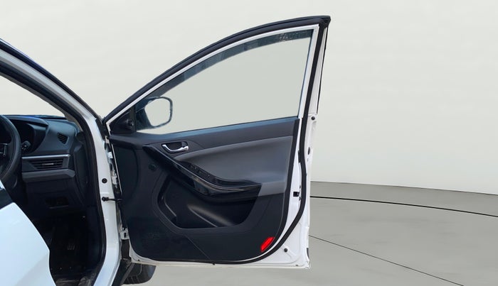 2025 Tata NEXON Fearless Plus (PS) 1.2 iCNG 6MT Dual Tone, CNG, Manual, 8,858 km, RHS Front Door