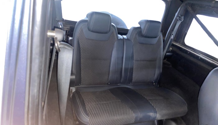 2021 Mahindra Thar LX D 4WD AT CONVERTIBLE, Diesel, Automatic, 63,814 km, Right Side Rear Door Cabin