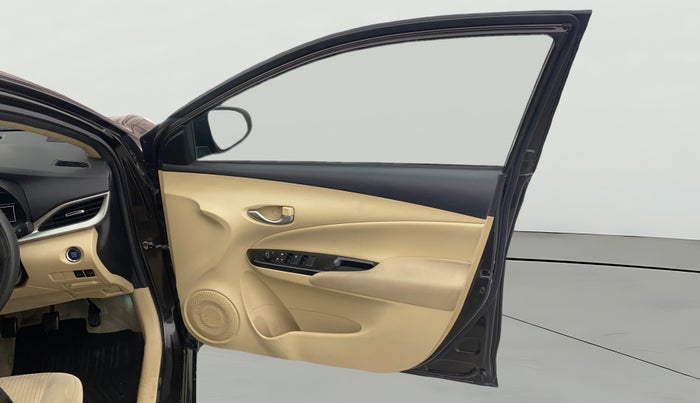 2018 Toyota YARIS G MT, Petrol, Manual, 37,733 km, RHS Front Door