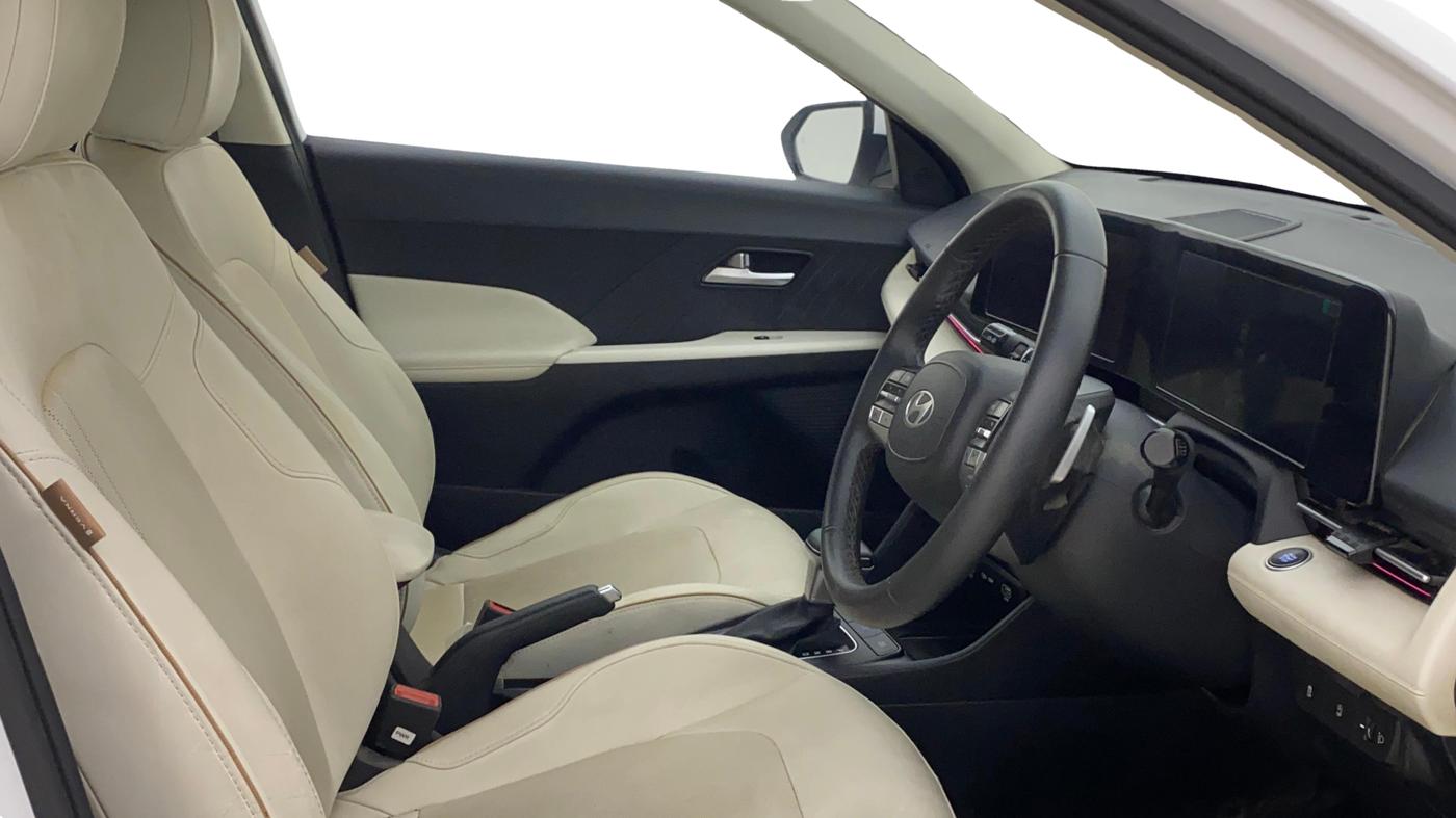 2025 Hyundai Verna SX(O) 1.5 MPI IVT , Petrol, Automatic, 10,850 km, Right Side Front Door Cabin