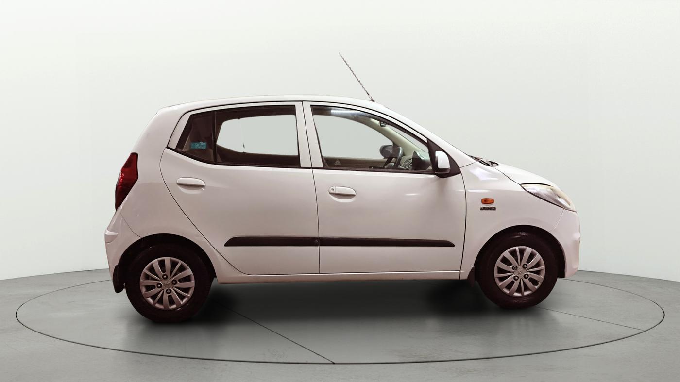 2014 Hyundai i10 SPORTZ 1.1, Petrol, Manual, 96,895 km, Right Side View