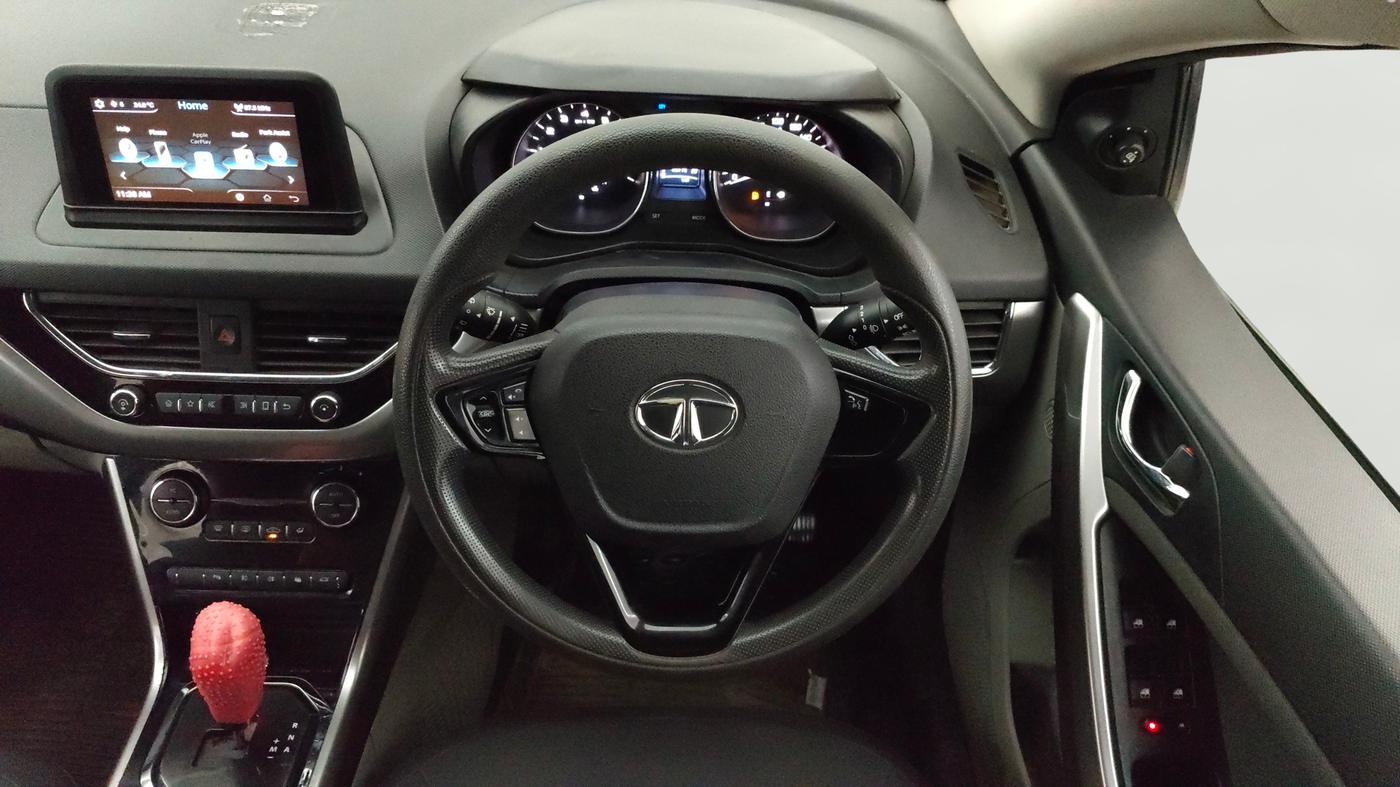 2018 Tata NEXON XZA PLUS DIESEL DUAL TONE, Diesel, Automatic, 64,069 km, Steering Wheel Close Up
