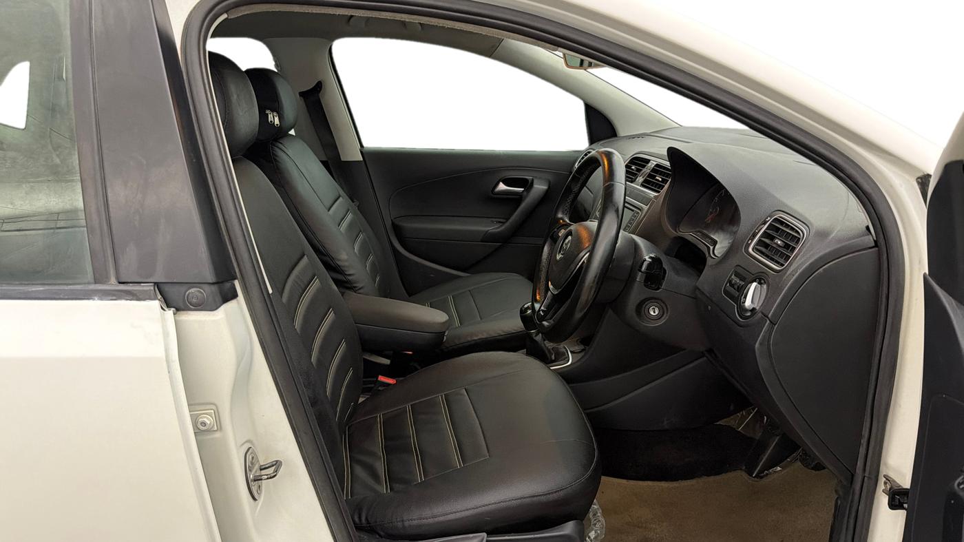 2020 Volkswagen Polo HIGHLINE PLUS 1.0, Petrol, Manual, 1,15,234 km, Right Side Front Door Cabin