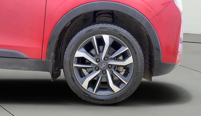 2019 Mahindra XUV300 W8 (O) 1.5 DIESEL AMT, Diesel, Automatic, 64,912 km, Right Front Wheel