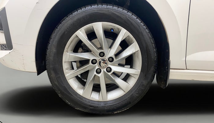 2023 Skoda SLAVIA AMBITION 1.0L TSI AT, Petrol, Automatic, 11,376 km, Left Front Wheel