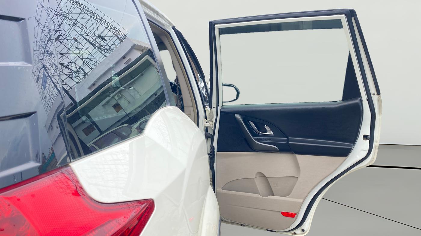 2015 Mahindra XUV500 W10, Diesel, Manual, 77,864 km, RHS Rear Door