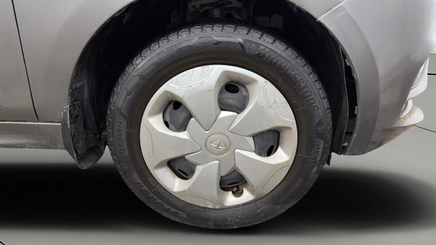 2022 Tata TIGOR XZ CNG, CNG, Manual, 78,340 km, Right Front Wheel