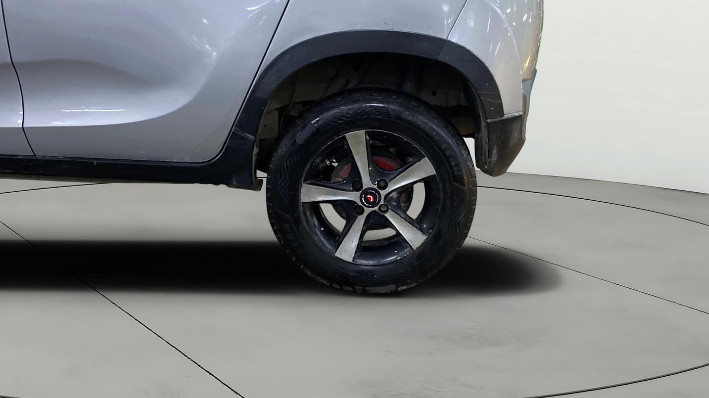 2017 Mahindra Kuv100 K4 5 STR, Petrol, Manual, 79,684 km, Left Rear Wheel