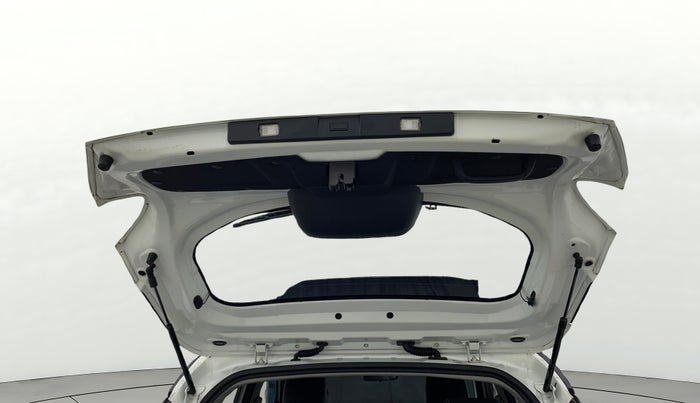 2022 Tata PUNCH CREATIVE AMT 1.2 RTN DUAL TONE, Petrol, Automatic, 10,270 km, Boot Door Open