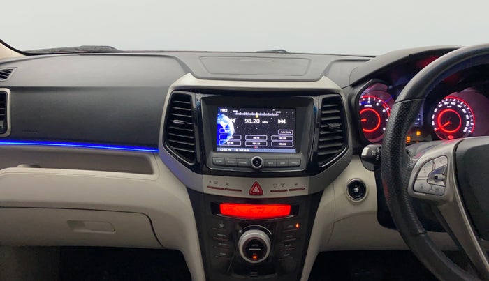 2022 Mahindra XUV300 W8 (O) 1.2 PETROL AMT DUAL TONE, Petrol, Automatic, 29,845 km, Air Conditioner