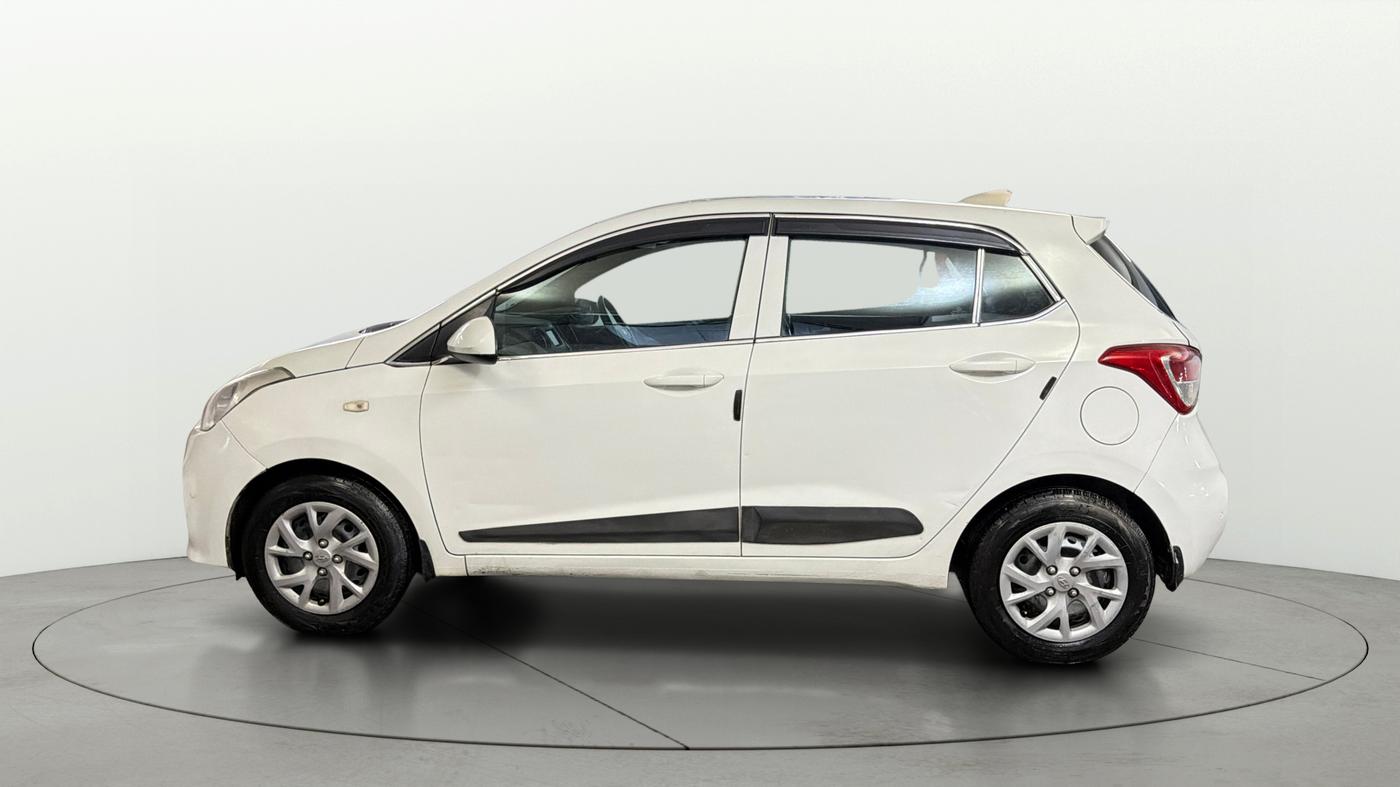 2017 Hyundai Grand i10 SPORTZ 1.2 KAPPA VTVT, Petrol, Manual, 84,931 km, Left Side