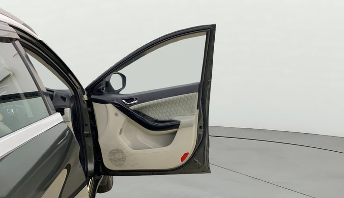 2020 Tata NEXON XZA PLUS (O) PETROL DUAL TONE, Petrol, Automatic, 60,456 km, RHS Front Door