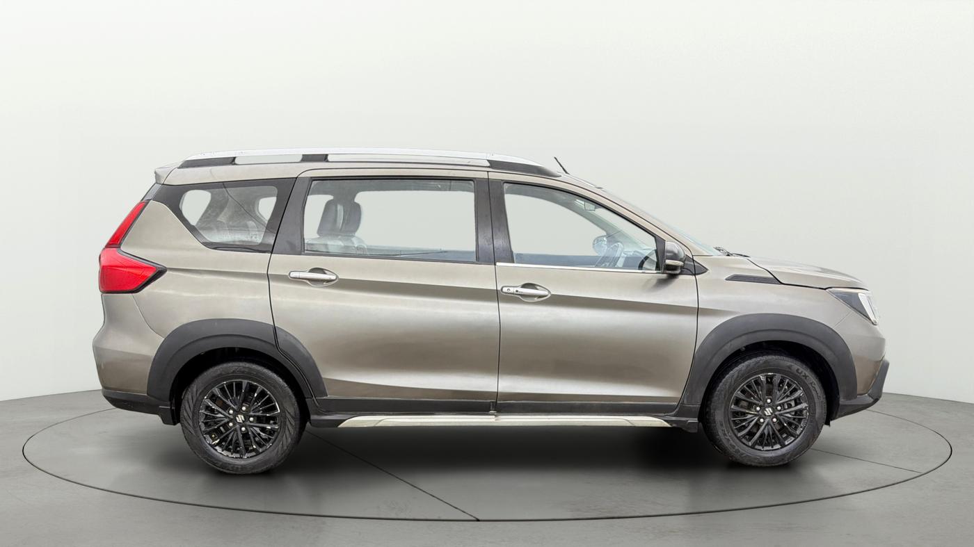 2019 Maruti XL6 ALPHA MT, Petrol, Manual, 1,13,494 km, Right Side View