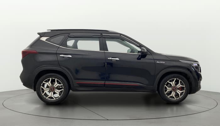 2022 KIA SELTOS GTX PLUS AT 1.5 DIESEL, Diesel, Automatic, 1,10,396 km, Right Side View