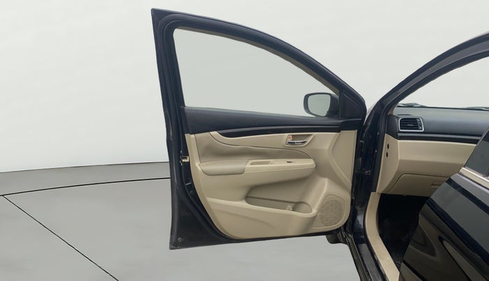 2015 Maruti Ciaz ZDI, Diesel, Manual, 1,17,422 km, LHS Front Door