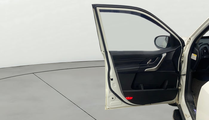 2019 Mahindra XUV500 W11, Diesel, Manual, 69,786 km, LHS Front Door