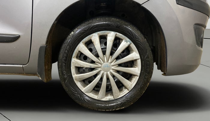 2014 Maruti Wagon R 1.0 VXI, Petrol, Manual, 55,650 km, Right Front Wheel