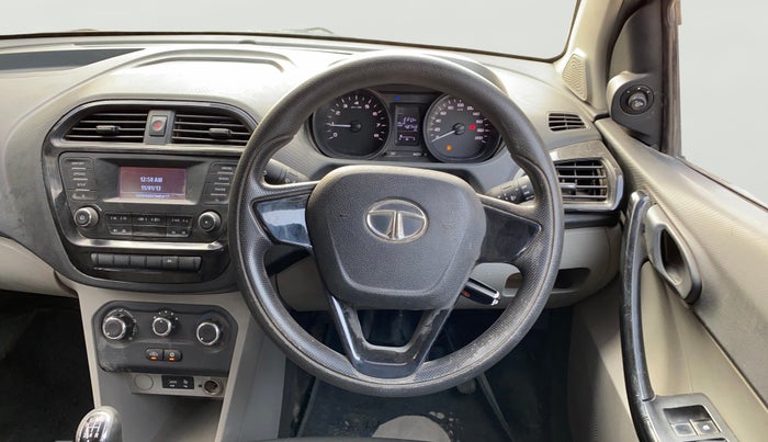 2017 Tata Tiago XT PETROL, Petrol, Manual, 1,36,388 km, Steering Wheel Close Up